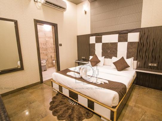 Hotel Pardesi Haridwār Buitenkant foto