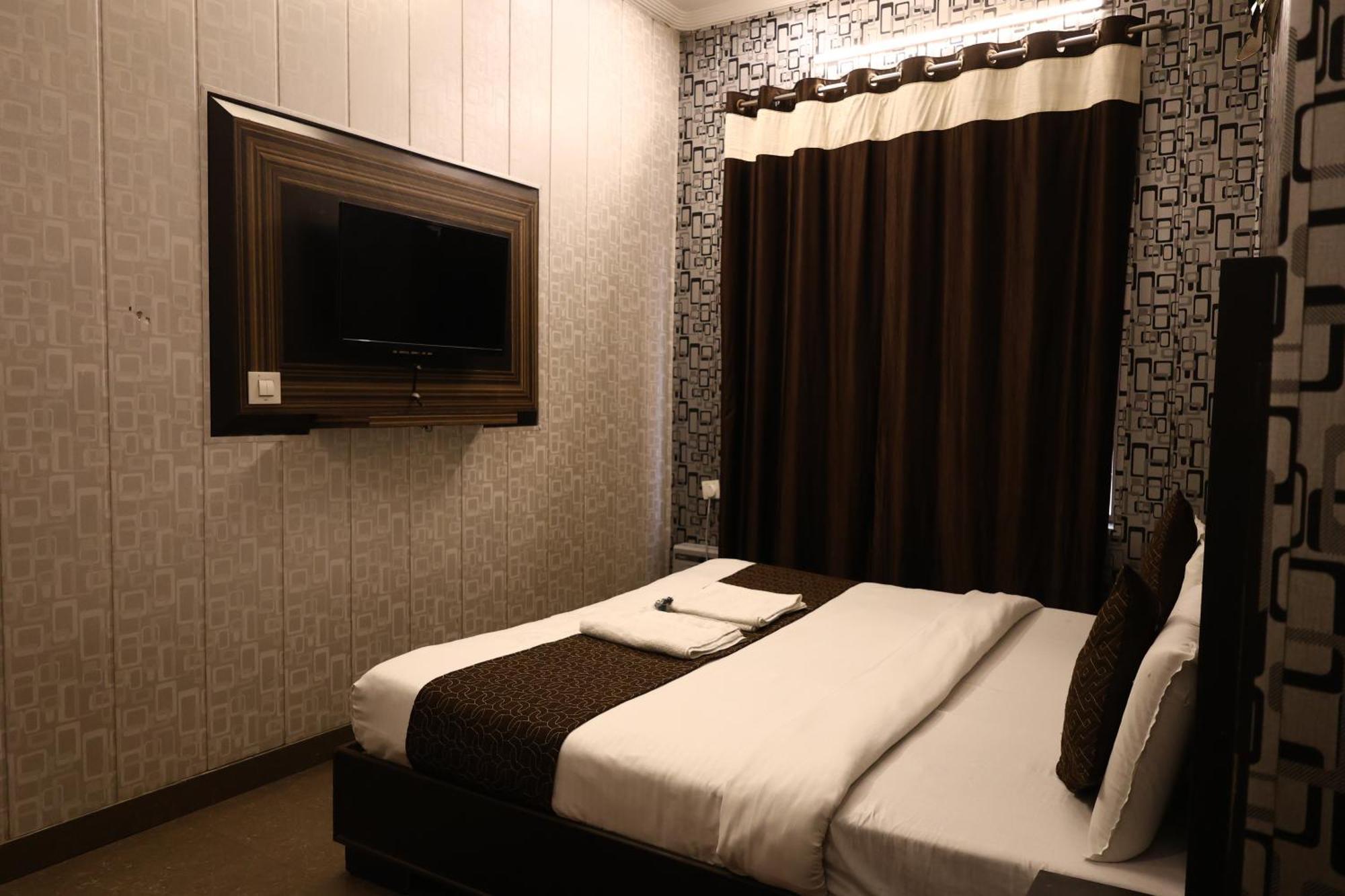 Hotel Pardesi Haridwār Buitenkant foto
