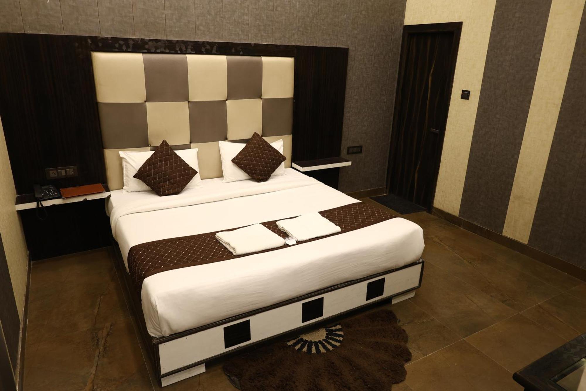Hotel Pardesi Haridwār Buitenkant foto