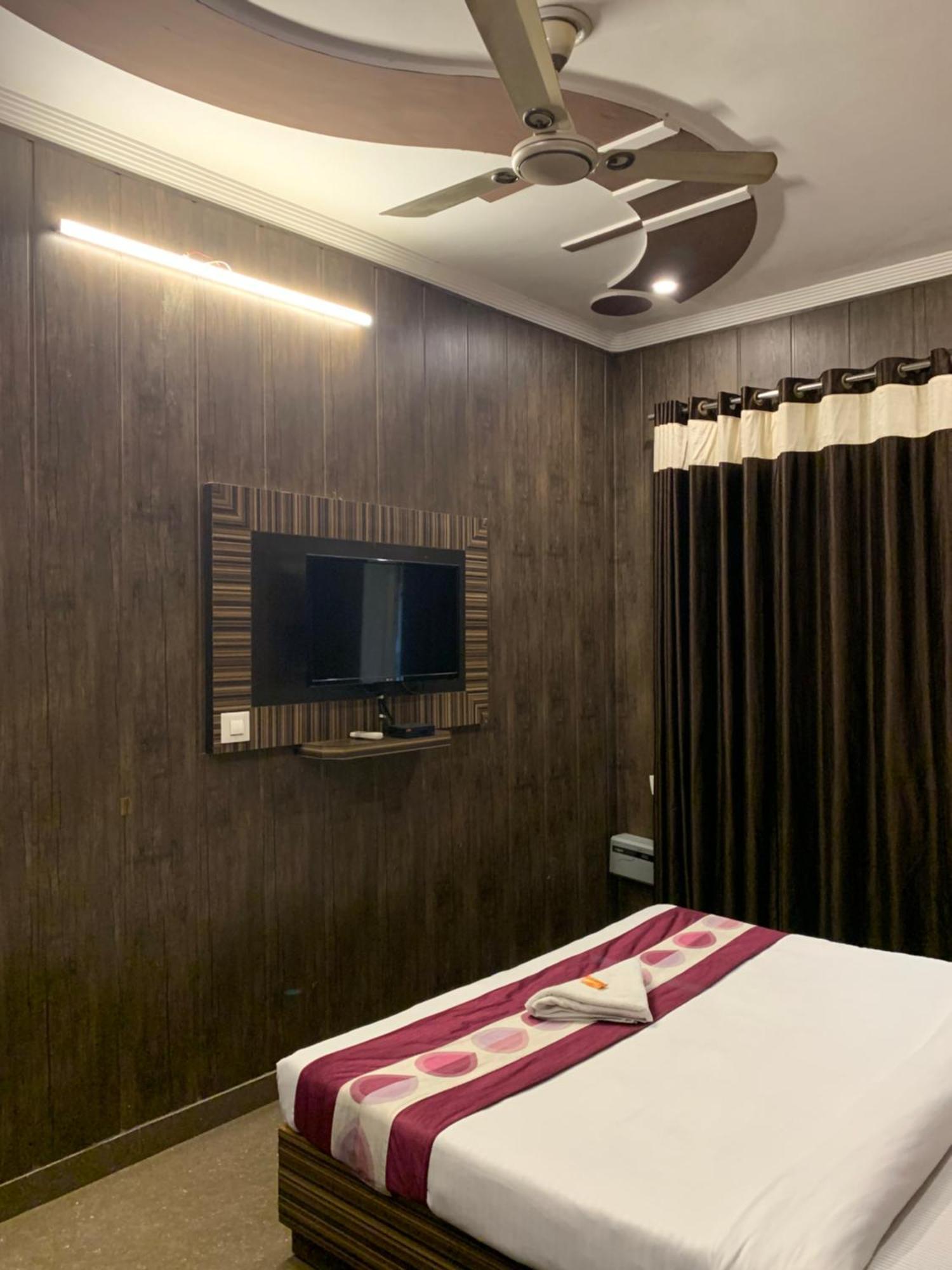 Hotel Pardesi Haridwār Buitenkant foto