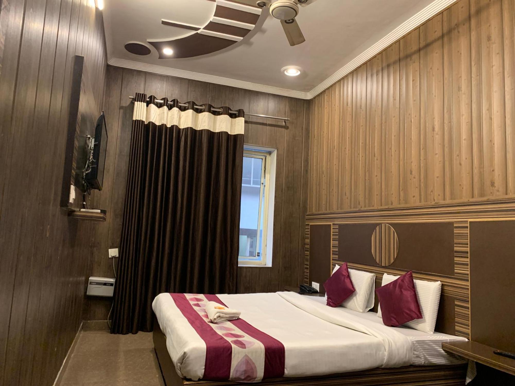 Hotel Pardesi Haridwār Buitenkant foto