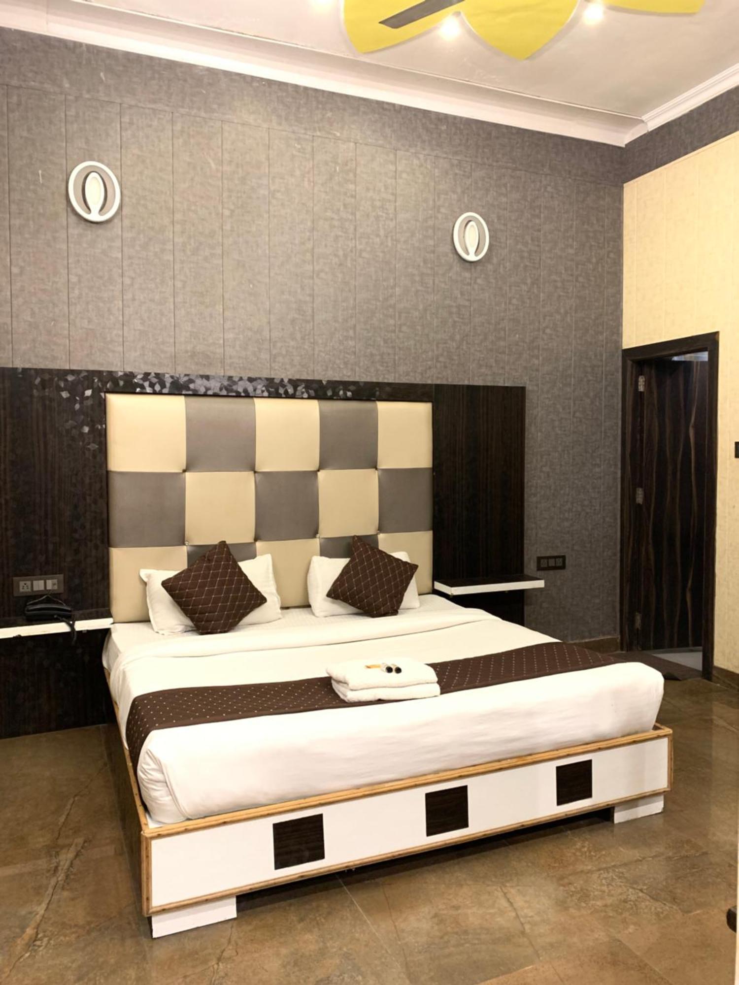 Hotel Pardesi Haridwār Buitenkant foto